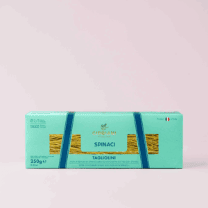 Tagliolini Cipriani me vezë dhe spinaq